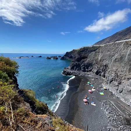 Mar De Lava Puerto De Naos